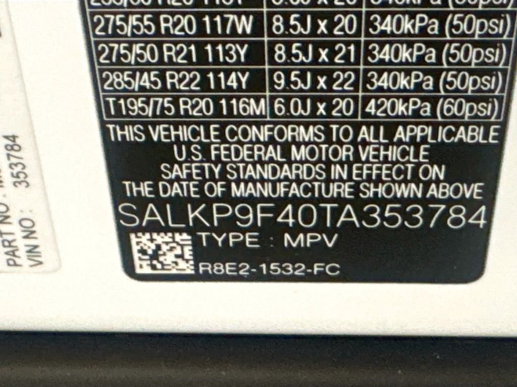 New 2026 Fuji White Land Rover SE image 33
