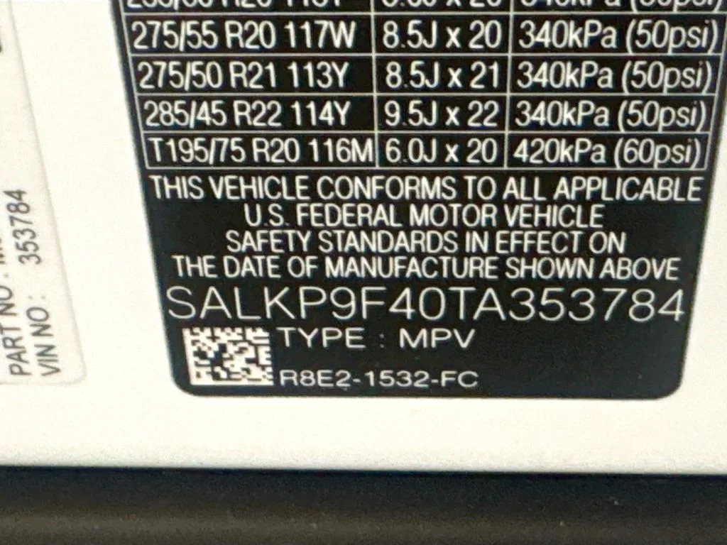 New 2026 Fuji White Land Rover SE image 33