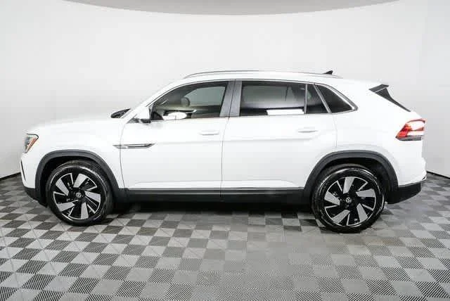 New 2026 Opal White Pearl Volkswagen 2.0T SEL image 3