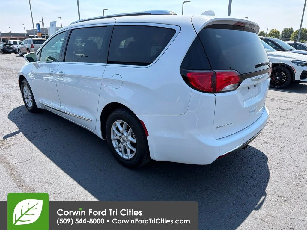 Used 2020 Bright White Clearcoat Chrysler Touring L image 11