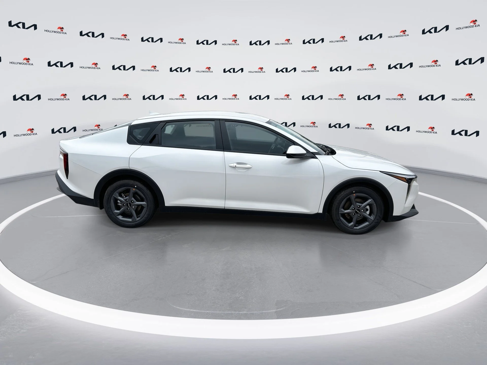 New 2026 Snow White Pearl Kia LXS image 9