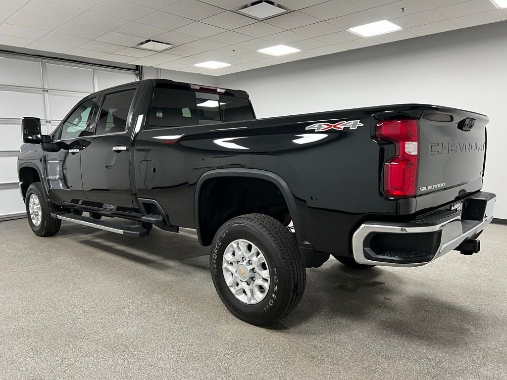 2022 Chevrolet Silverado 3500HD LTZ - Photo 9