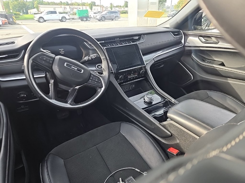 Used 2021 Black Jeep Altitude image 10