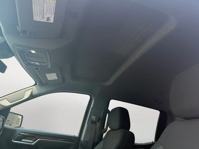 Used 2025 White GMC Elevation image 12