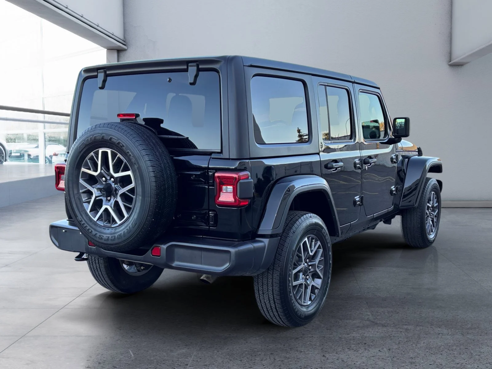 Used 2026 Diamond Black Crystal Pearl Jeep Sahara image 5