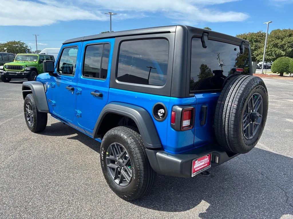 New 2025 Hydro Blue Pearl-Coat Exterior Paint Jeep Sport S image 4
