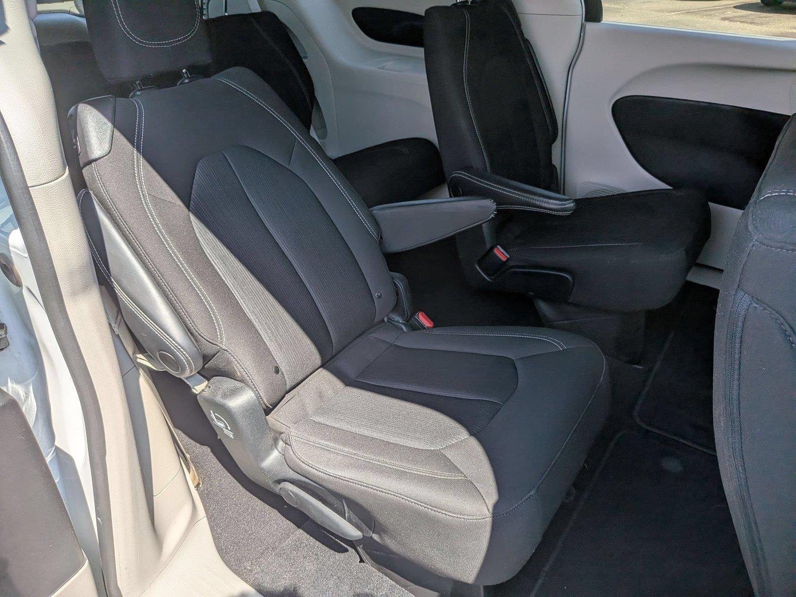 Used 2023 Bright White Clearcoat Chrysler LX image 34