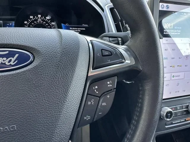 Used 2022 Silver Ford SEL image 57