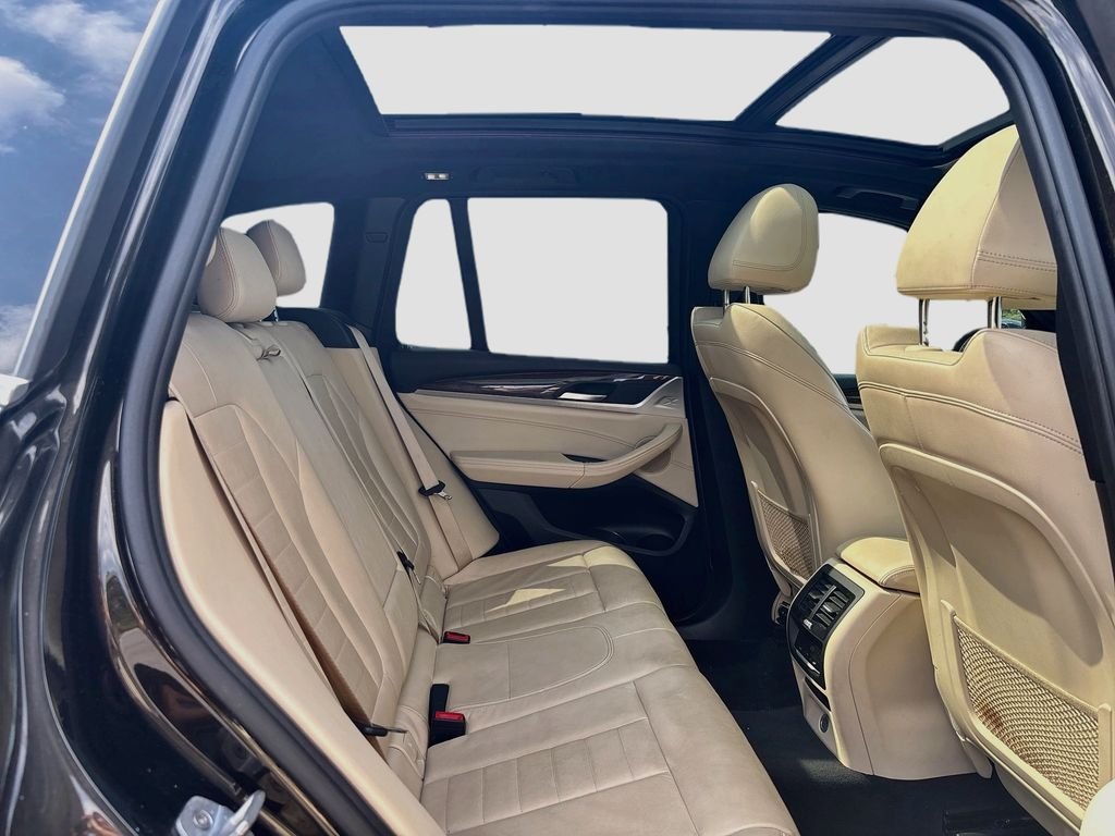 Used 2019 Green BMW sDrive30i image 23