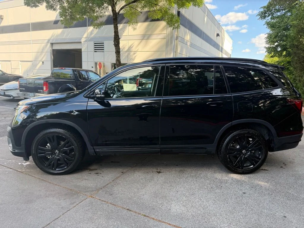Used 2021 Crystal Black Pearl Honda Black Edition image 7