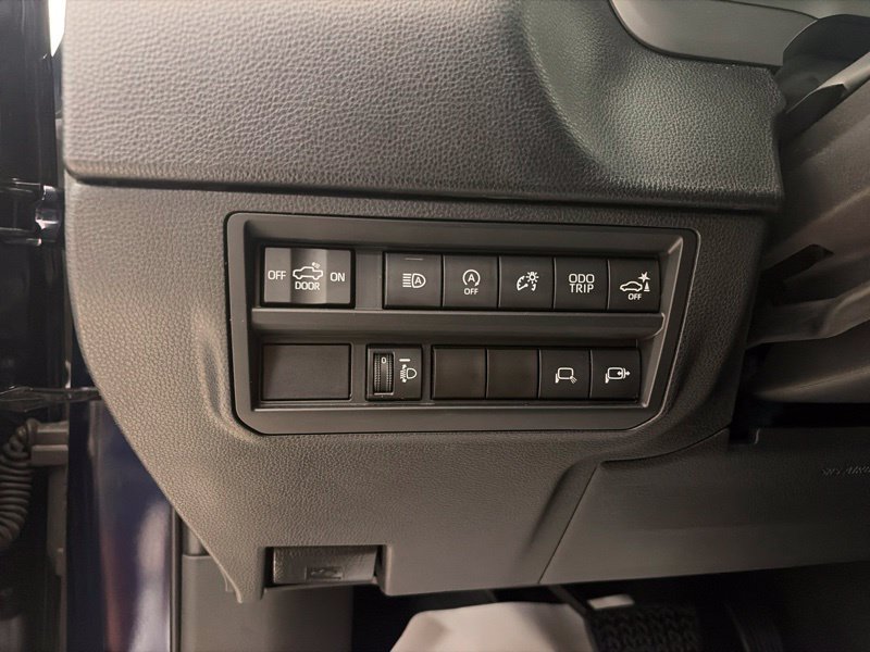 Used 2022  Toyota SR5 image 19