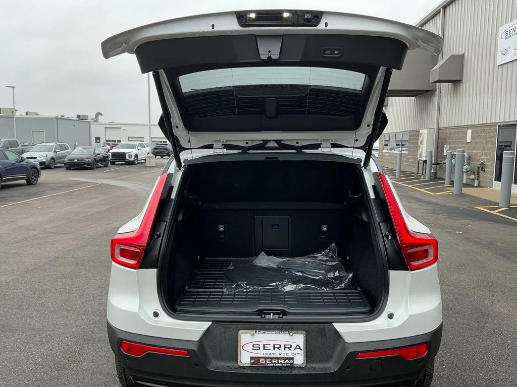 New 2026 Crystal White Volvo Ultra image 16