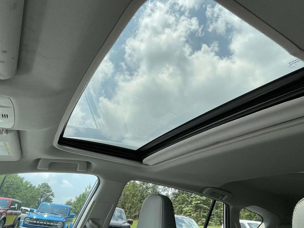 Used 2015 Classic Silver Metallic Toyota Limited image 15