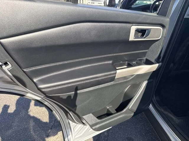 Used 2022 Silver Ford XLT image 23