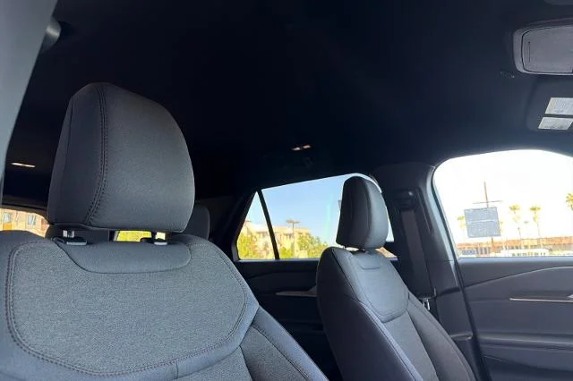 New 2027 Carbonized Gray Metallic Ford Active image 39