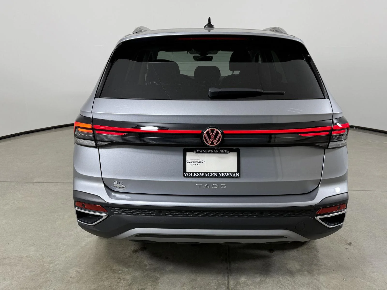 New 2026 Pyrite Silver Metallic Volkswagen SE image 6
