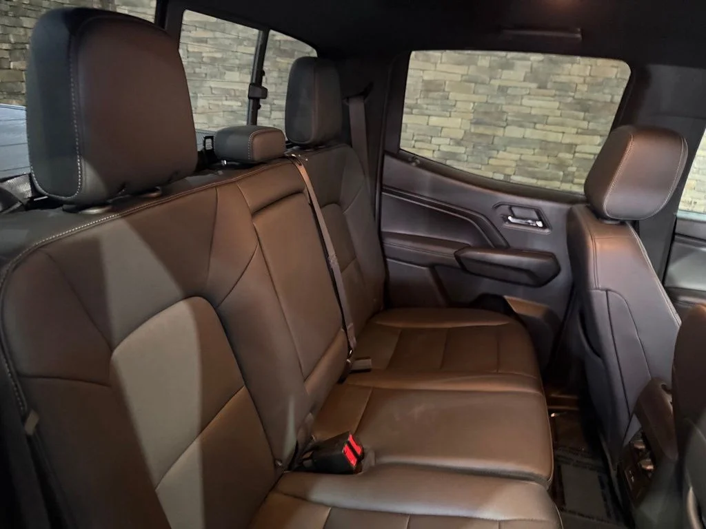 Used 2024 Onyx Black GMC Elevation image 4