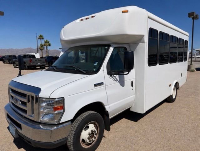 2016 Ford E-Series DRW E-450 Super Duty 158 in WB's photo
