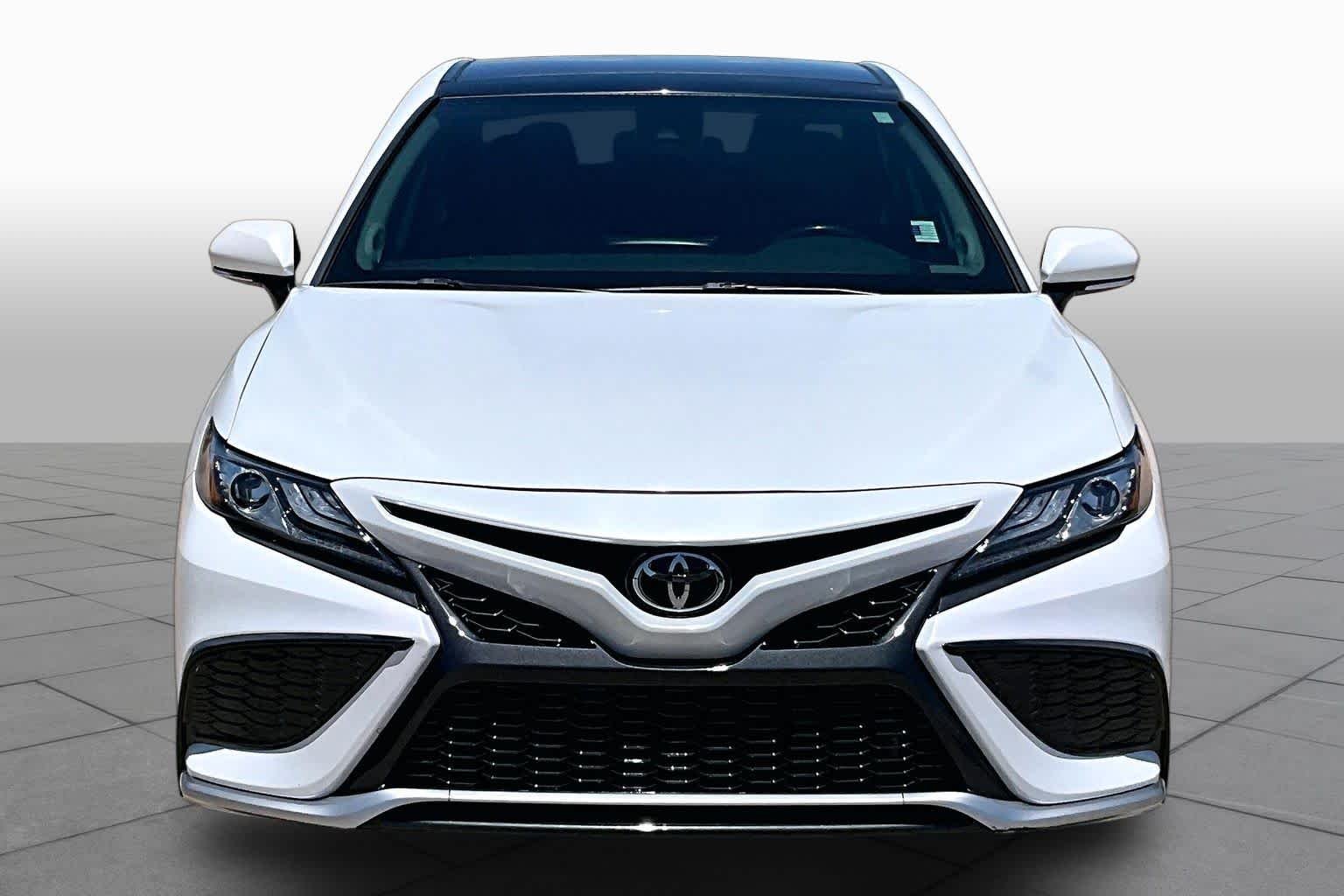 Used 2023 Wind Chill Pearl Toyota XSE image 4