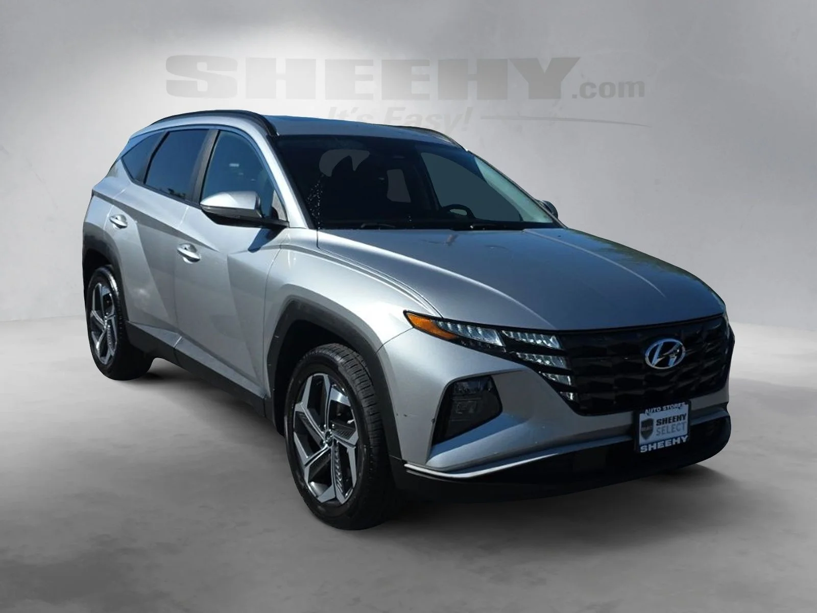 Used 2023 Silver Hyundai SEL image 2