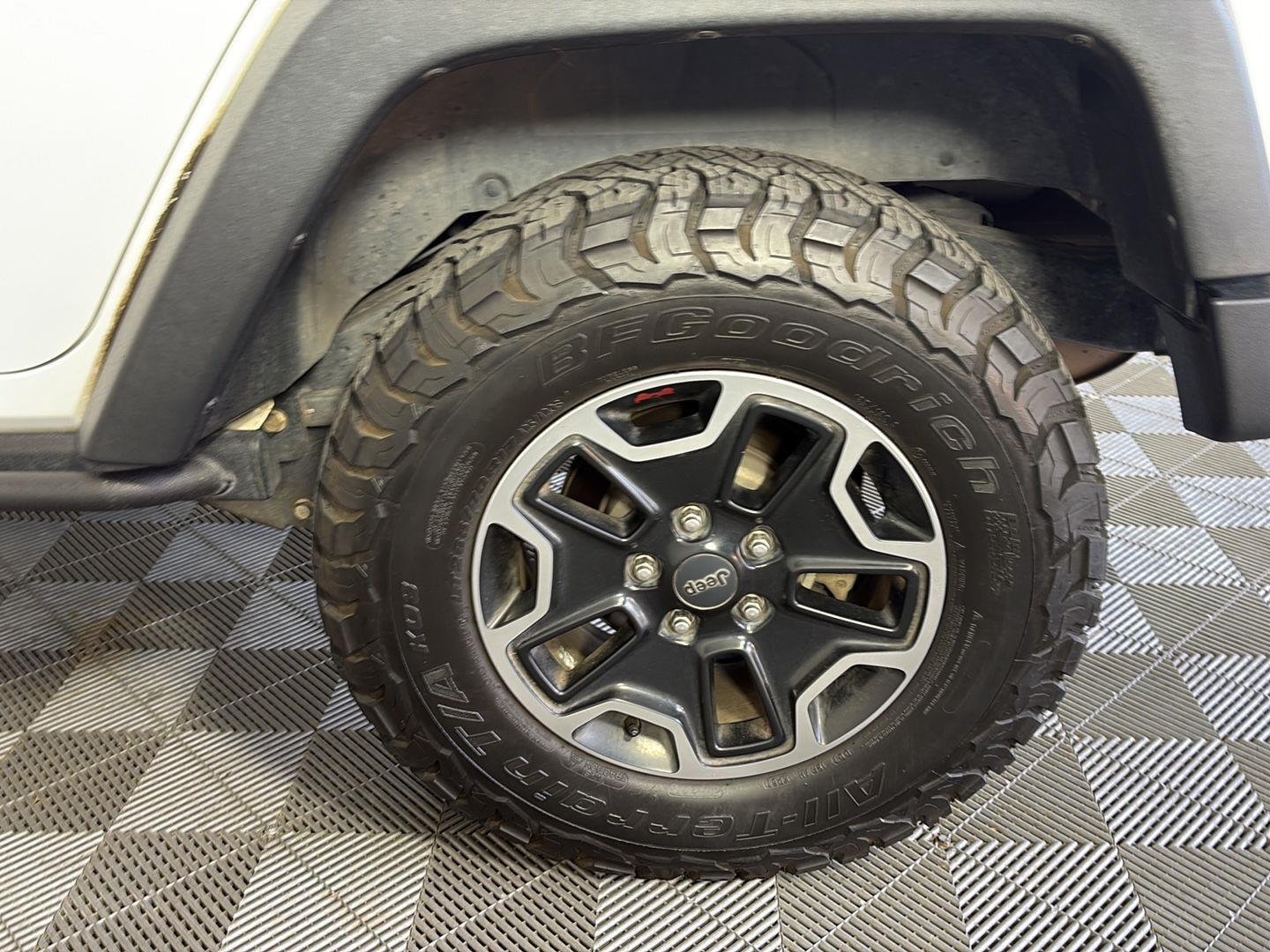 Used 2017 Bright White Clearcoat Jeep Rubicon Hard Rock image 13