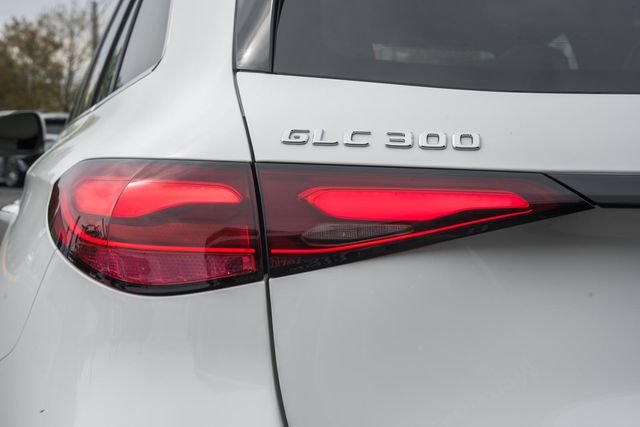 New 2026 Polar White Mercedes-Benz GLC 300 image 7