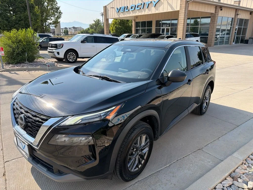 Used 2023 Black Nissan S image 3