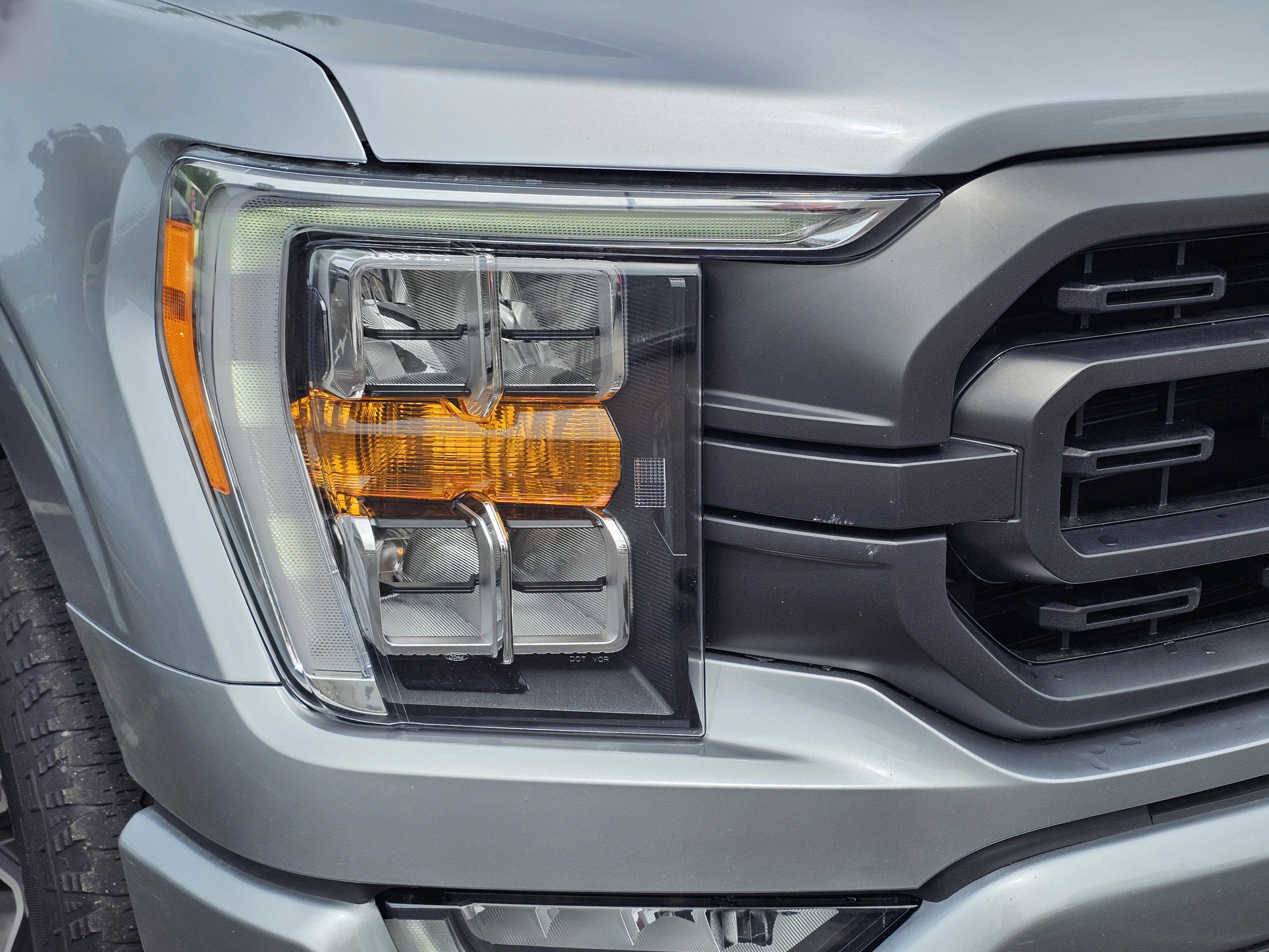 Used 2023 Gray Ford XLT image 4