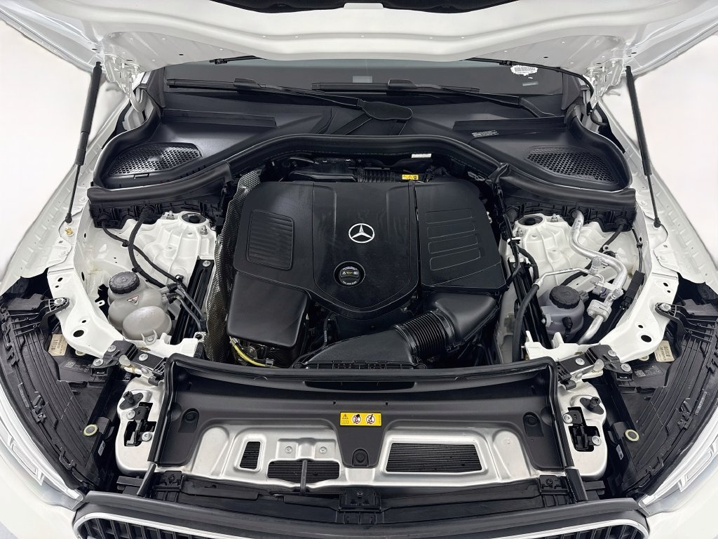 Used 2026  Mercedes-Benz GLC 300 image 29