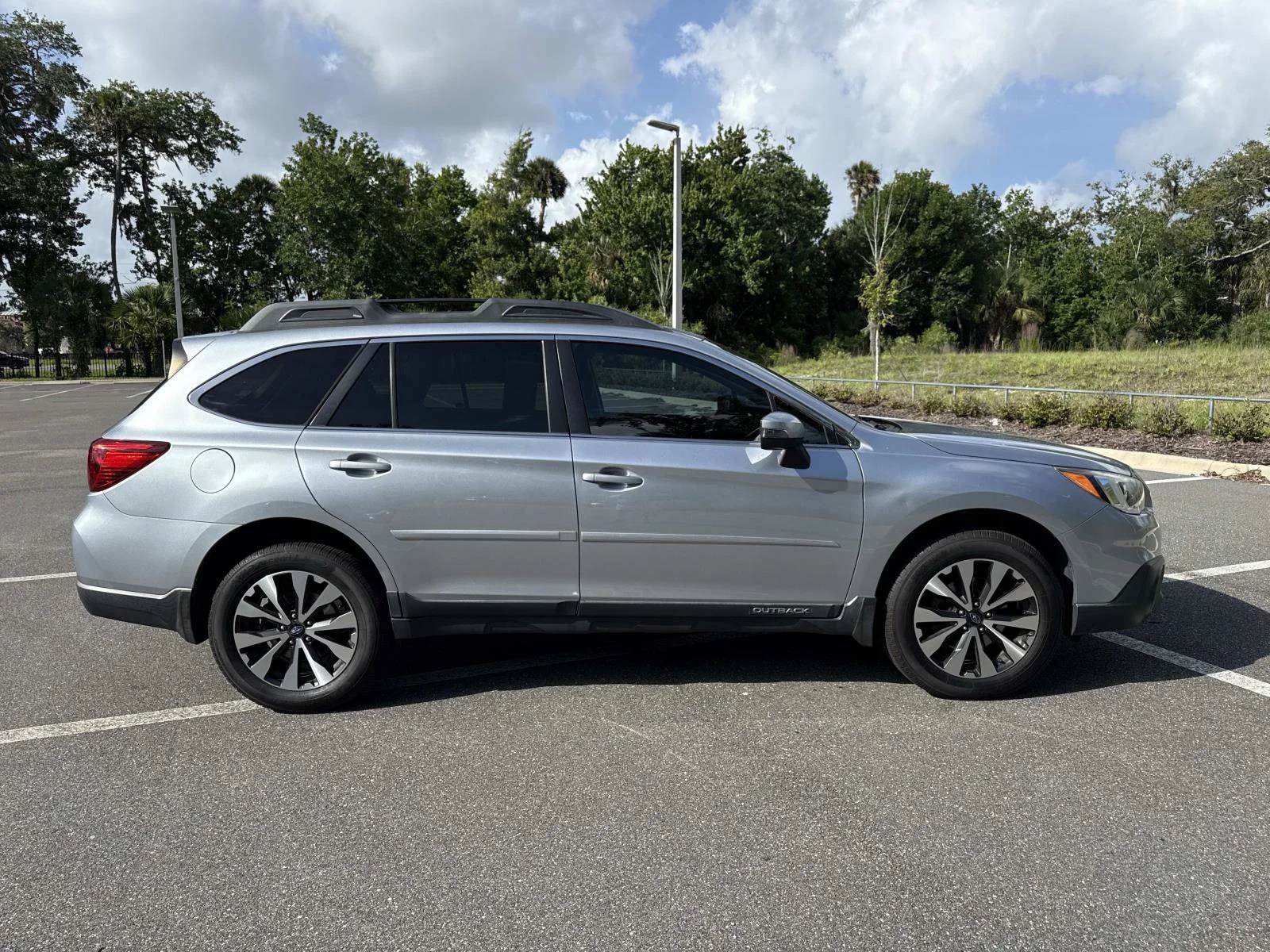 2017 Subaru Outback 3.6R Limited's photo