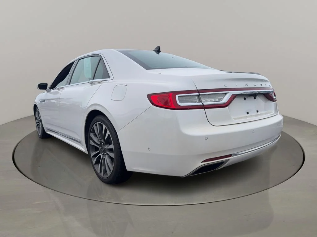 Used 2018 White Lincoln Reserve image 5