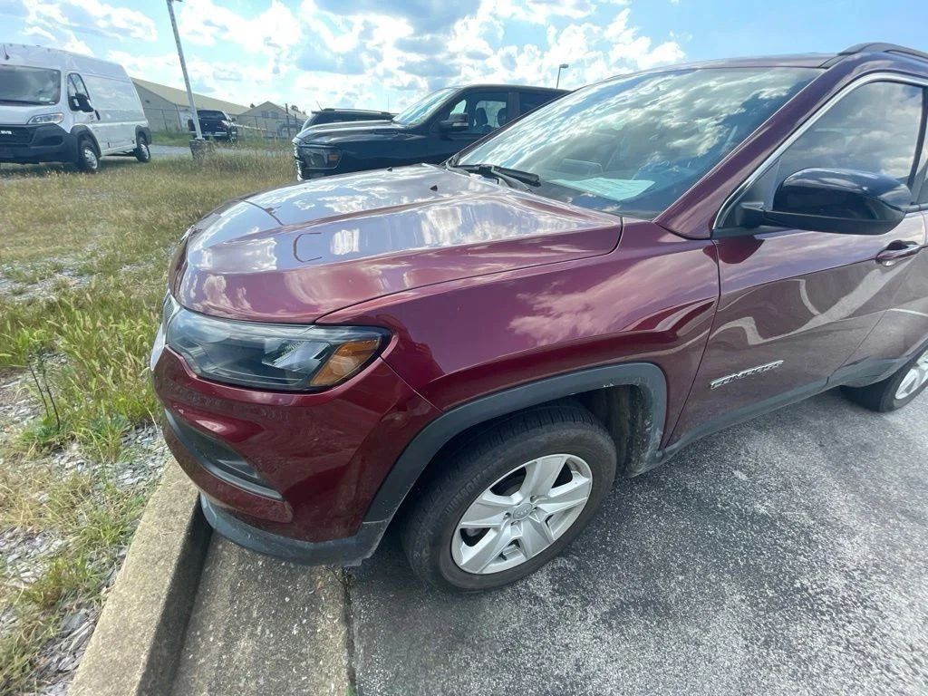 Used 2022 Red Jeep Latitude image 20