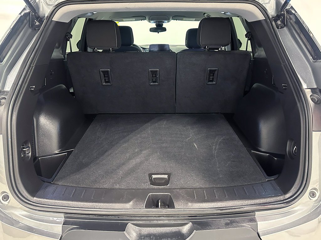 Used 2025 Gray Chevrolet LT image 5
