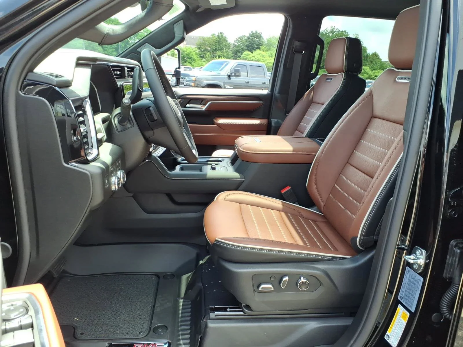 2026 GMC Sierra 3500HD Denali Ultimate - Photo 4