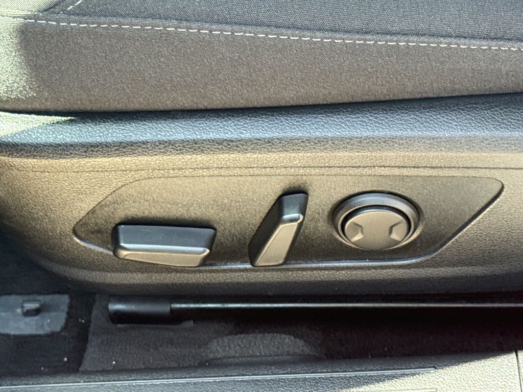 Certified Used 2025 Red Hyundai SEL image 19