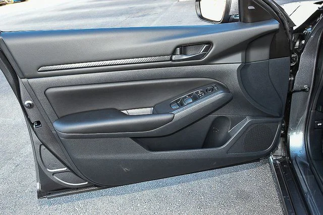 2025 Nissan Altima S - Photo 14