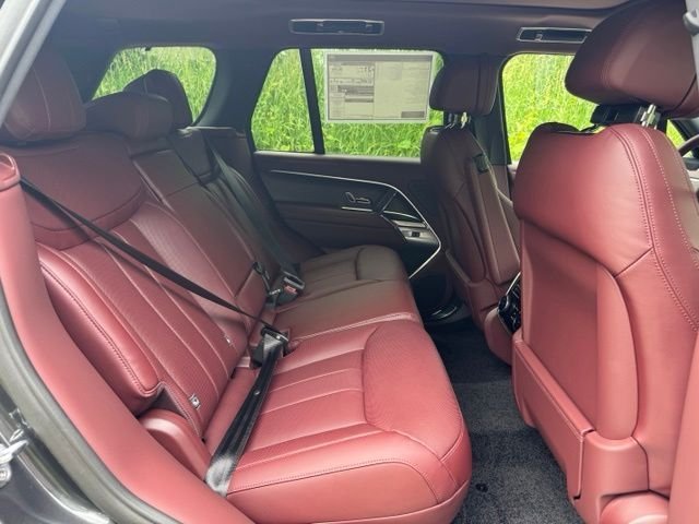 New 2026 Carpathian Grey LAND ROVER SE image 17