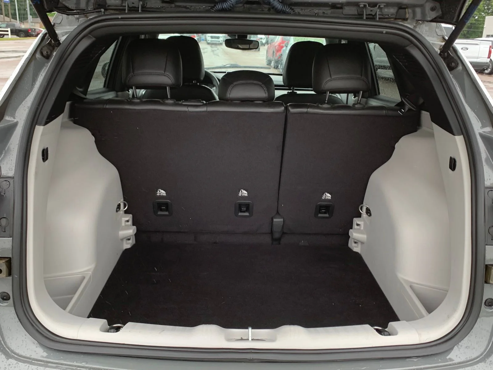 Used 2023 Gray Jeep Latitude image 20