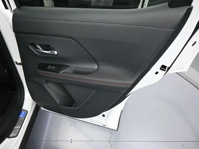 2025 Nissan Kicks SR AWD - Photo 12