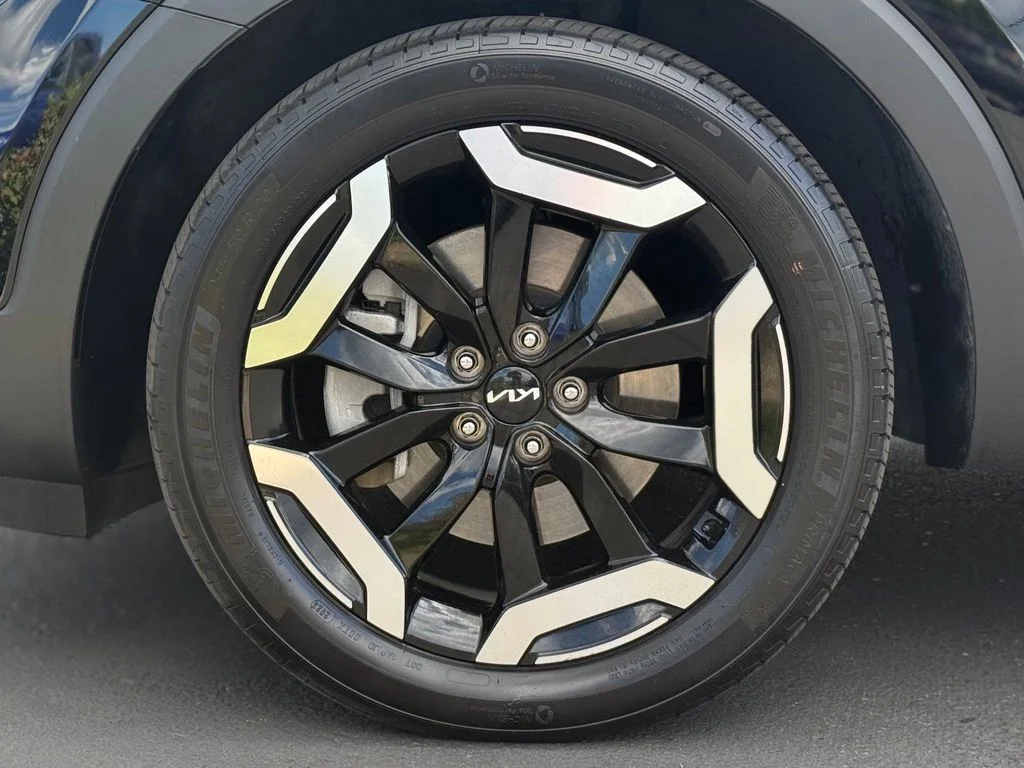 Used 2024 Black Kia EX image 9