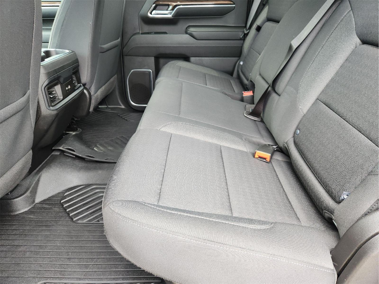 2023 Chevrolet Silverado 1500 photo 30 of 33