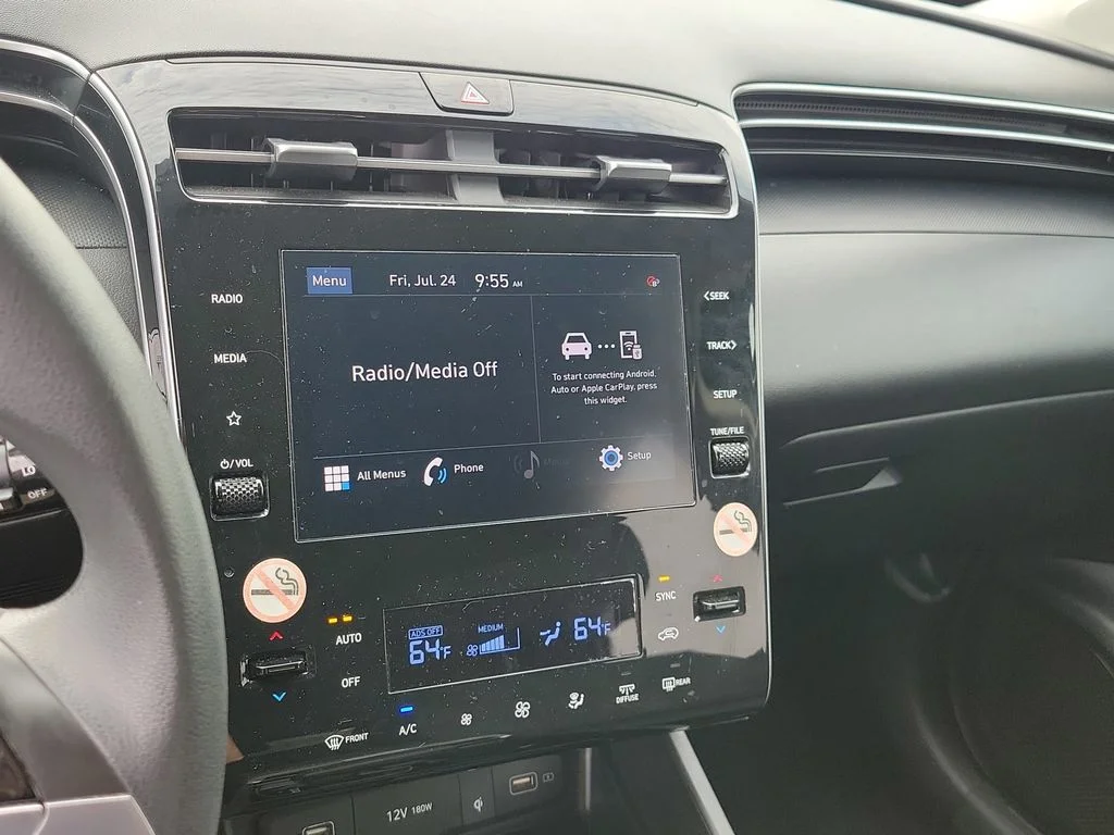 Used 2024 Silver Hyundai SEL image 31