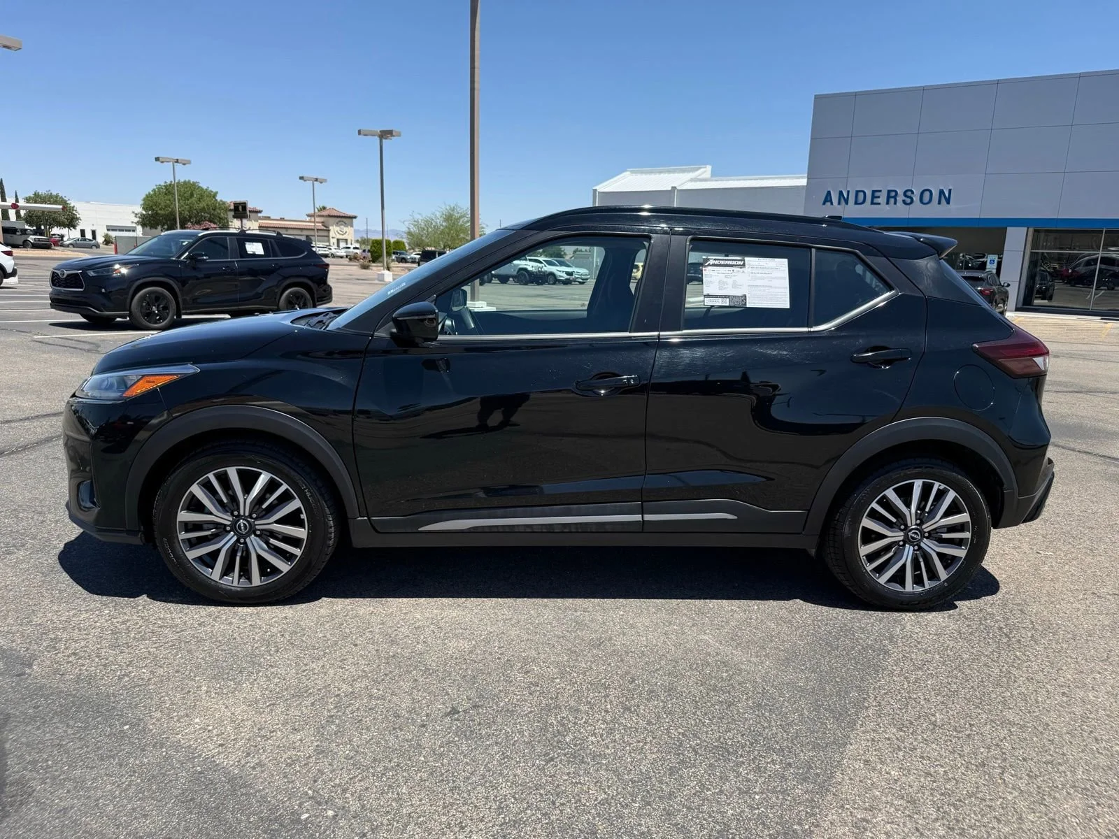 2024 Nissan Kicks SR - Photo 10
