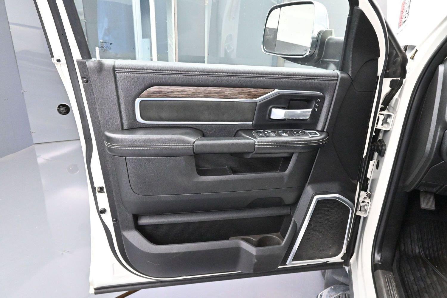 Used 2021 Pearl White Ram Laramie image 11
