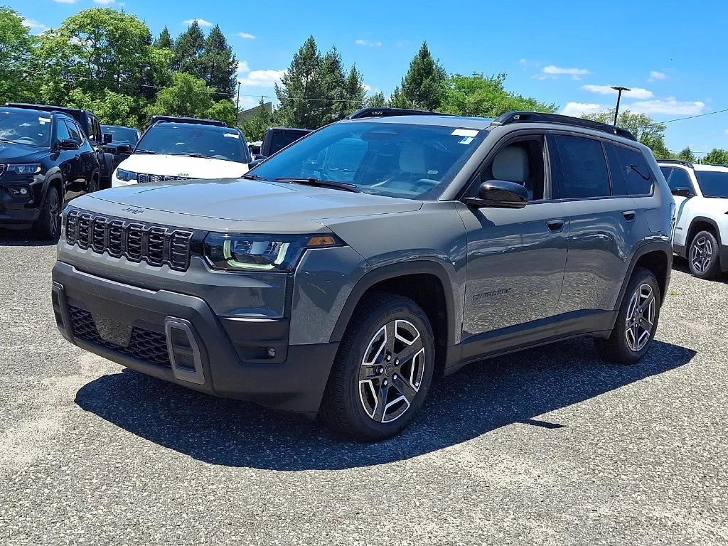 New 2026 Sting-Gray Clear-Coat Exterior Paint Jeep Limited image 4