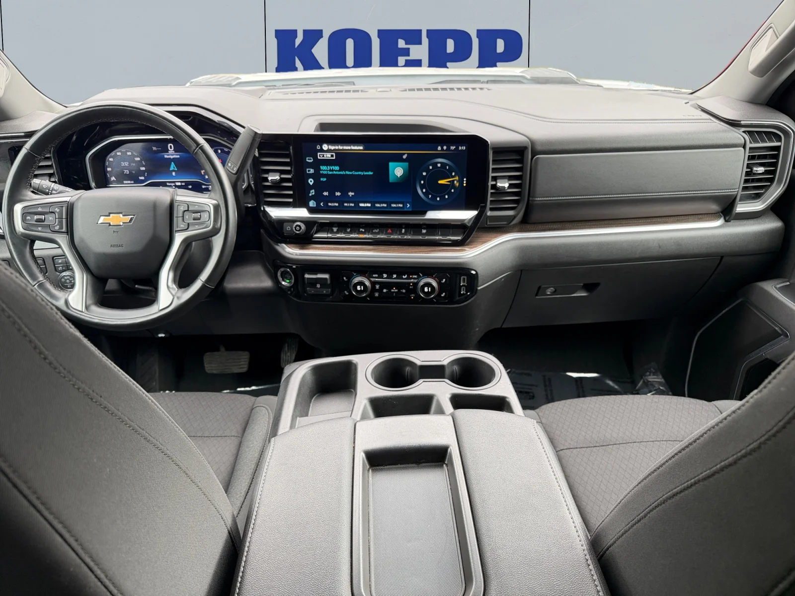 Used 2025 Summit White Chevrolet LT DRW image 12