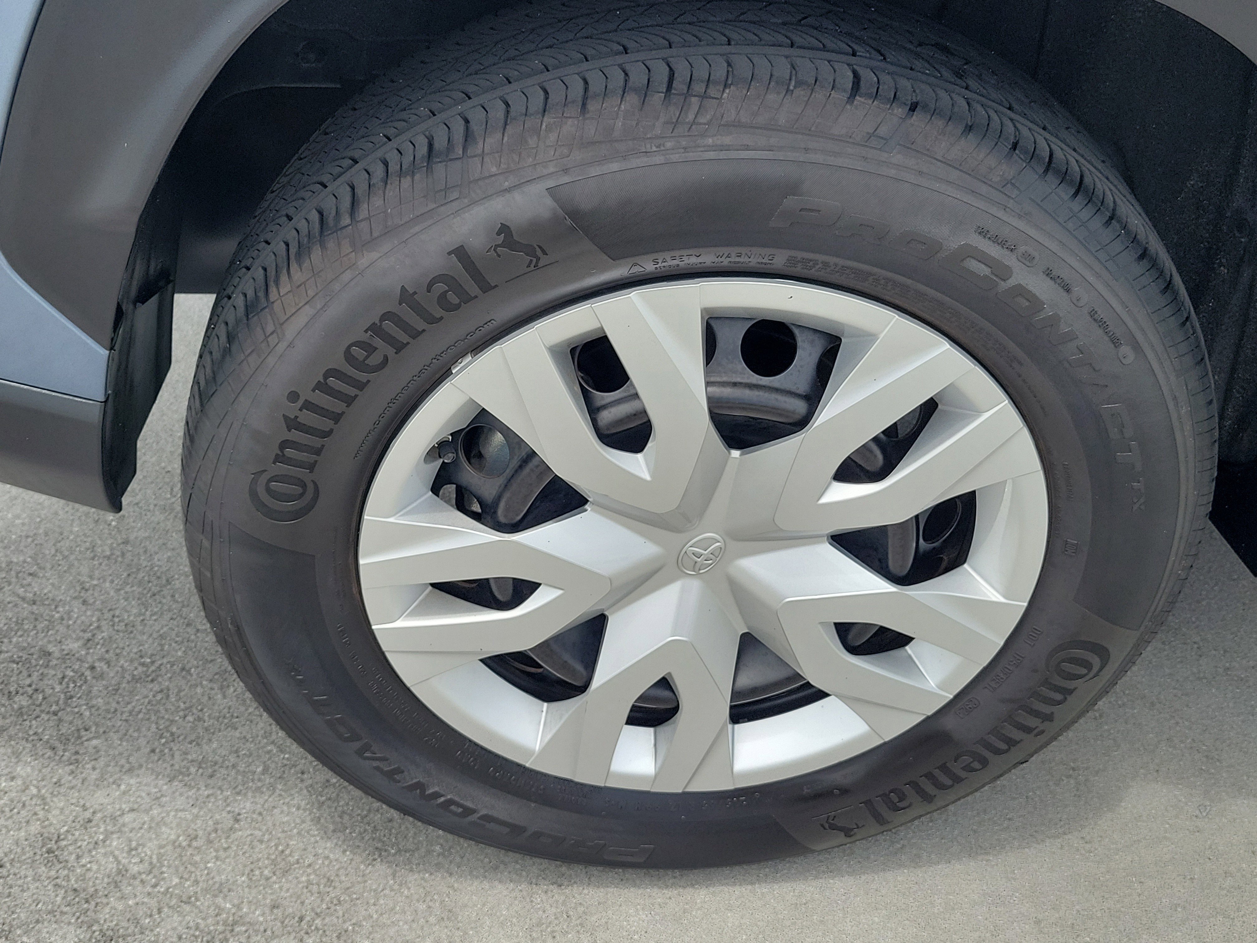 Used 2024 Celestite Toyota L image 7