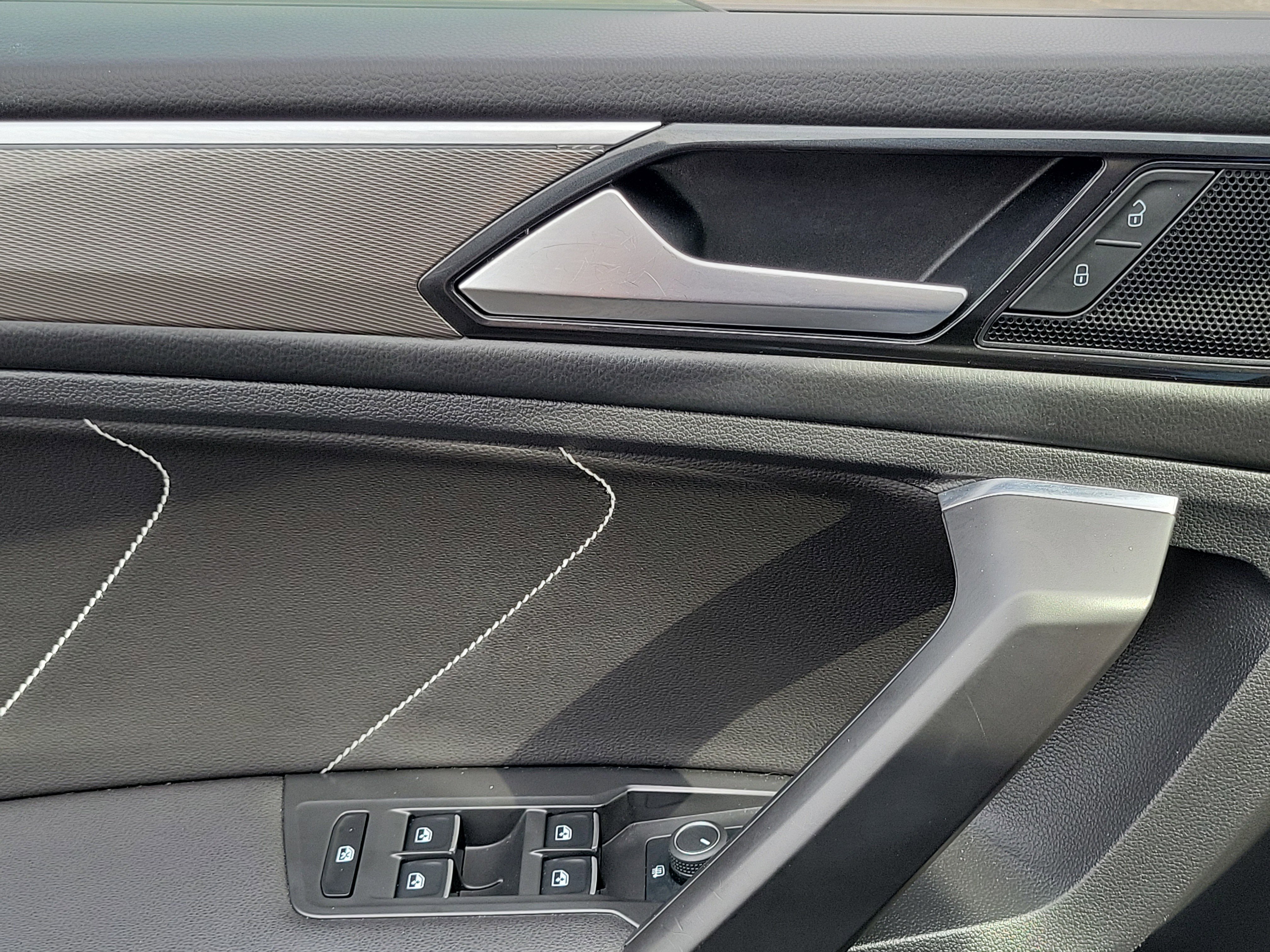 2023 Volkswagen Tiguan SE R-LINE BLACK - Photo 15