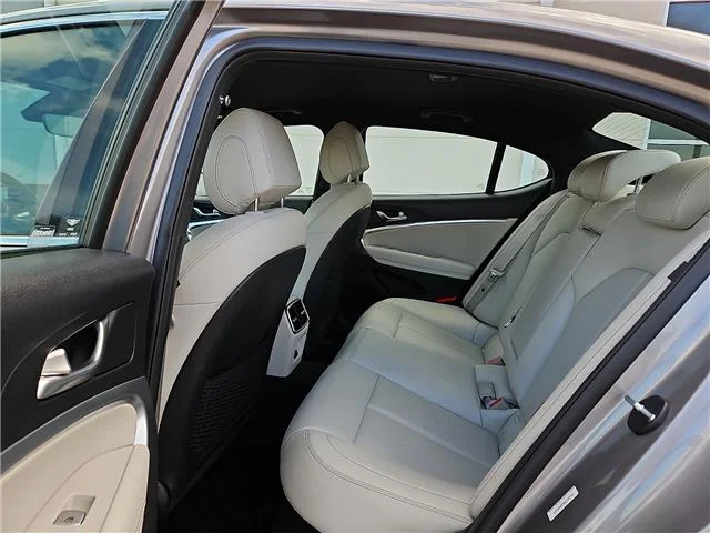 Used 2025 Savile Silver Genesis 2.5T Rear-Wheel Drive image 8