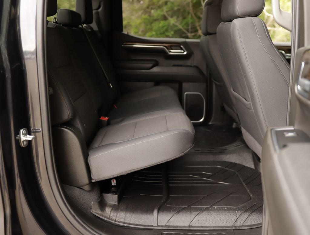 Used 2024 Dark Ash Metallic Chevrolet LT (2FL) image 27
